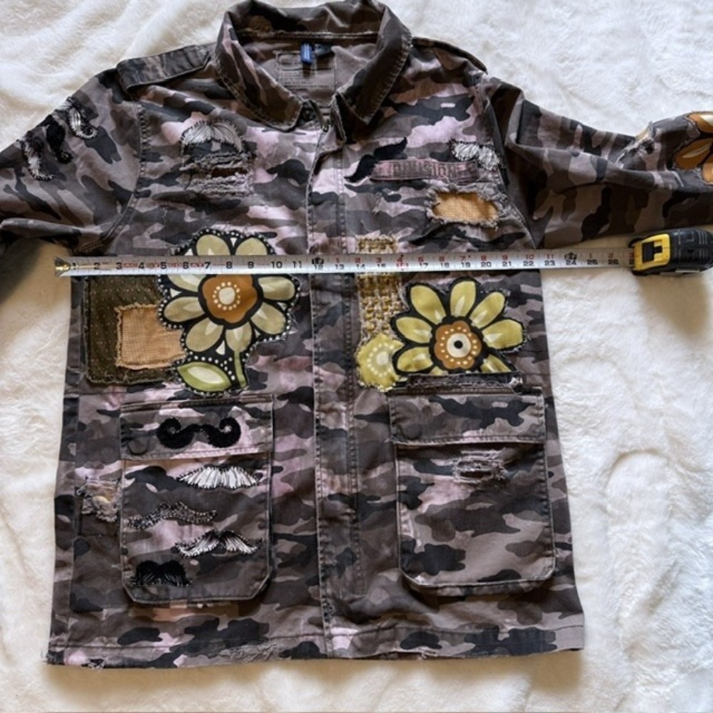 Custom Upcycled Camo Utility Jacket Floral Heart Patch Mustache Distressed L - Picture 8 of 11